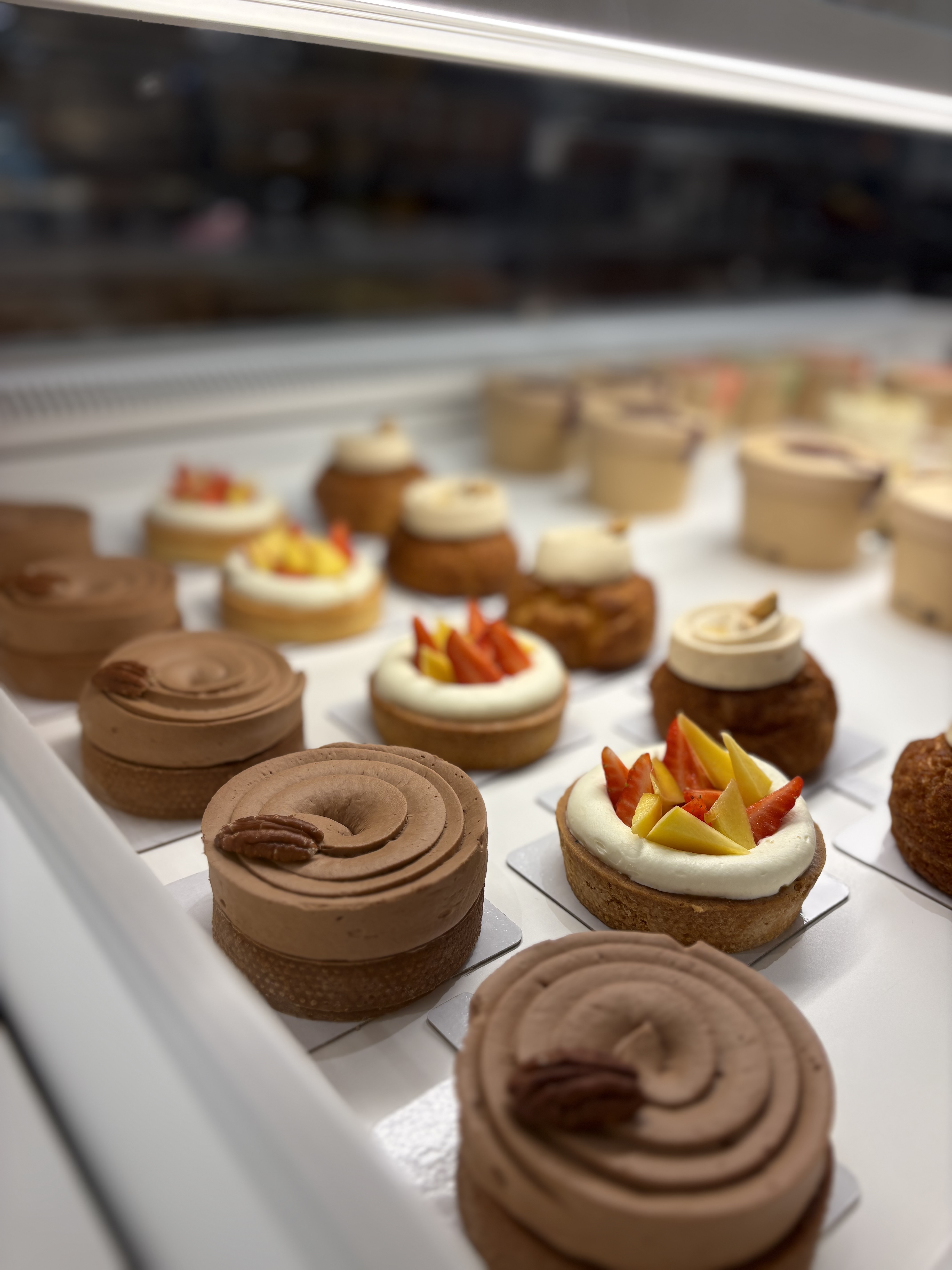 Sélection de pâtisseries maison de Douce Pastry Shop à Lille