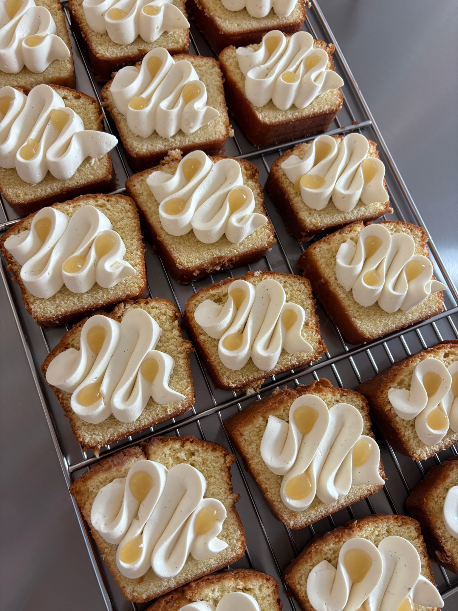 Douceurs et gourmandises Douce Pastry Shop